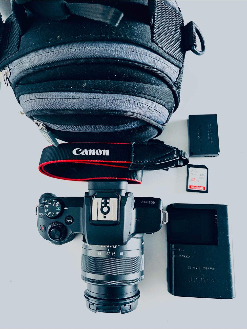 Canon EOS M50 24.1MP Mirrorless 4K Camera 15-45mm Lens Conditions Great Working